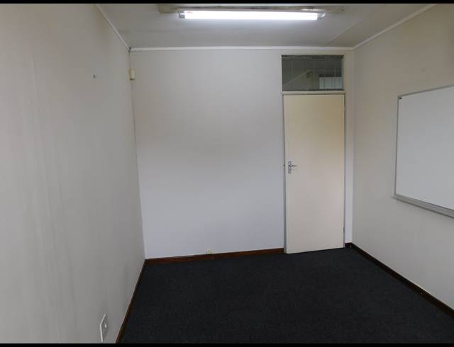 248M² OFFICE TO LET IN FERNDALE